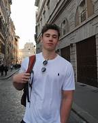 <em>Alex&nbsp;</em>